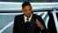 Will Smith en iyi erkek oyuncu ödülünü alırken yaptığı konuşma sırasında gözyaşlarını tutamadı