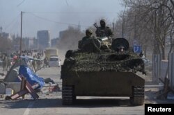 Проросійські війська у Маріуполі, 19 березня 2022, REUTERS/Stringer