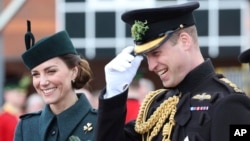 Foto Achiv: Prens William d'Anglete ak madanm ni Kate Duches Cambridge la, 17 Mas 2022. 