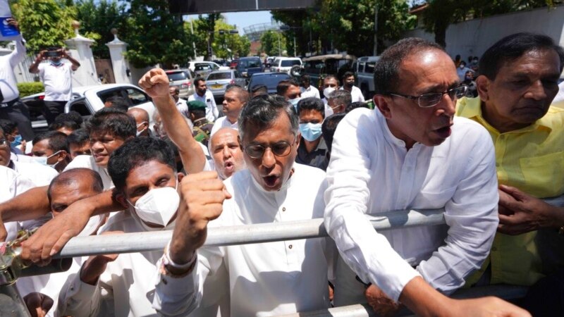 Sri Lanka Protesters Defy Curfew After Social Media Shutdown 