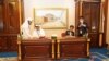 Penandatanganan Letter of Intent : dari kiri - Menlu Indonesia Retno Marsudi dan Menteri Luar Negeri Qatar Muhammad bin Abdurrahman al-Thani, di Doha, ibu kota Qatar. 