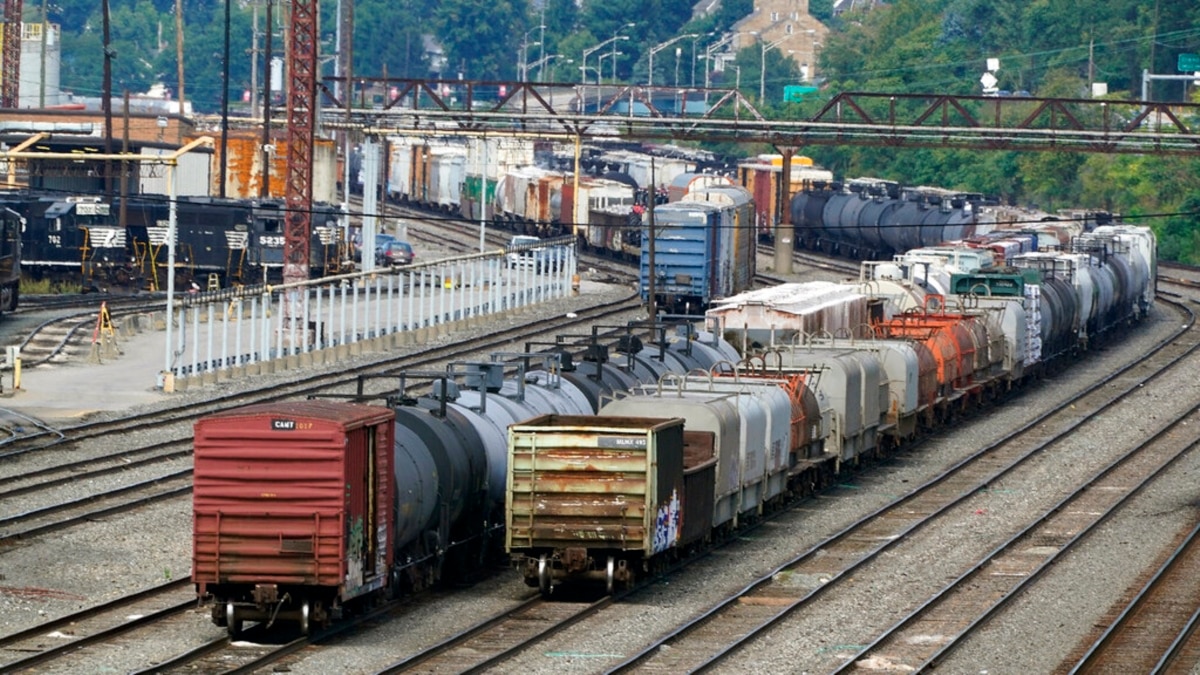 Rail workers win key concessions in deal to prevent strike