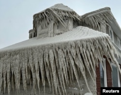 Наслідки снігової бурі у Баффало, Нью-Йорк. 24 грудня 2022. Kevin Hoak/ via REUTERS