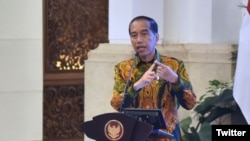 Presiden Jokowi menyampaikan pidato pada Kompas100 CEO Forum Tahun 2022, di Istana Negara, 2 Desember 2022. (Twitter/@setkabgoid) 