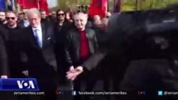 Shqipëri, mbahet protesta e opozitës. Goditet ish-kryeministri Berisha