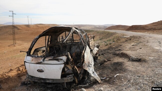 Një makinë e goditur nga sulmet ajrore turke në Siri (21 nëntor 2022)