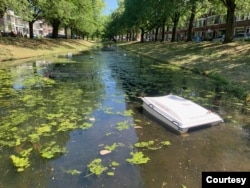 El WasteShark, de RanMarine, remueve plásticos y otros residuos flotantes de lagos, lagunas y áreas costeras.