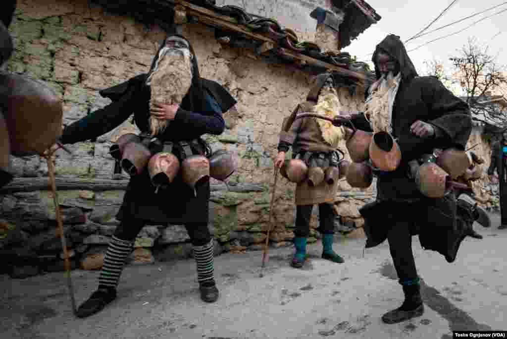 Џоломари, древен обичај за христијанскиот празник Василица во кавадаречкото село Бегниште