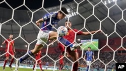 Jwe Japone Ao Tanaka make dezyem gol seleksyon nasyonal Japon an nan match Gwoup E a kon Espay, 1 Desanm 2022. 