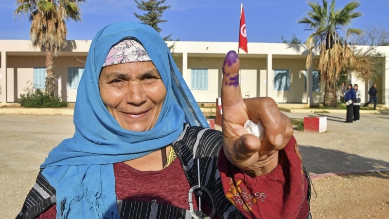 Les Tunisiens aux urnes pour élire leurs députés