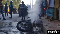 ঢাকায় আওয়ামী লীগ-বিএনপি কর্মীদের মধ্যে ধাওয়া-পাল্টাধাওয়া, ২টি মোটরসাইকেলে আগুন