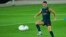 Vedet seleksyon nasyonal Potigal la Cristiano Ronaldo jwe ak balon an pandan yon sesyon antrenman nan Doha, Qatar, Jedi 8 Desanm, 2022. 
