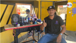 Jean Carlos, barbero venezolano en Maracaibo, Venezuela.