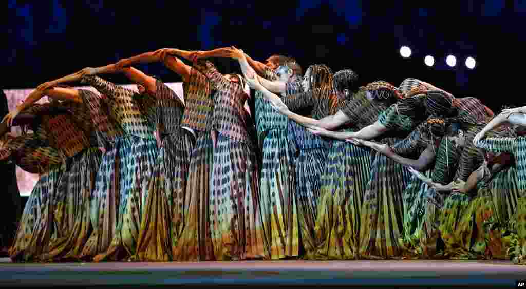 Artists perform at the opening ceremony prior the World Cup, group A soccer match between Qatar and Ecuador at the Al Bayt Stadium in Al Khor.&nbsp;