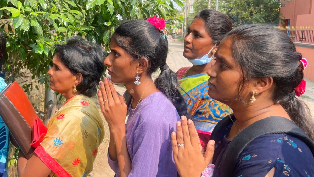India's Visa Temples Attract Devotees Aspiring to Go Abroad - Vimarsana News