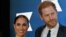Pangeran Harry dan istrinya Meghan Markle hadir dalam sebuah acara di New York, pada 6 Desember 2022. (Foto: AFP/Angela Weiss)