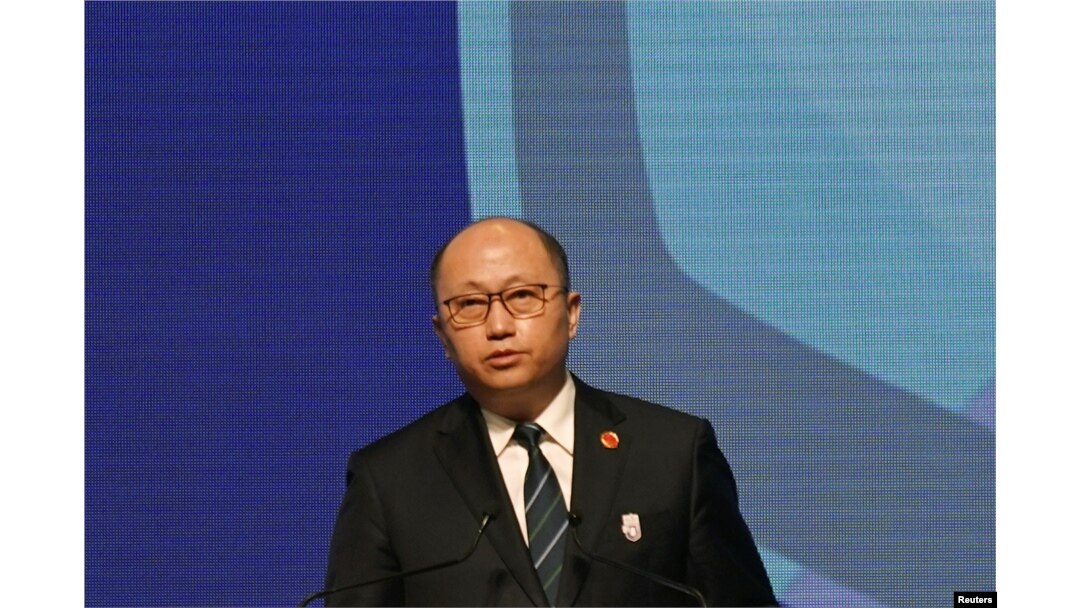 资料照:香港中联办主任郑雁雄。他曾经以用强硬手段处理乌坎村村民集体维权事件而闻名。