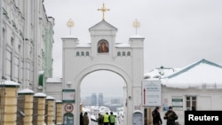 乌克兰执法人员2022年11月22日对基辅洞窟修道院进行突击搜查。