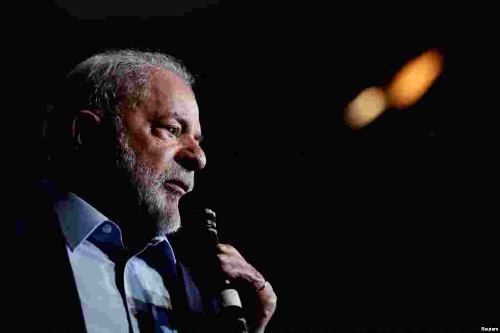 El presidente electo de Brasil, Luiz Inácio Lula da Silva, habla durante la presentación del informe final del gabinete de transición gubernamental en Brasilia, el 22 de diciembre de 2022.