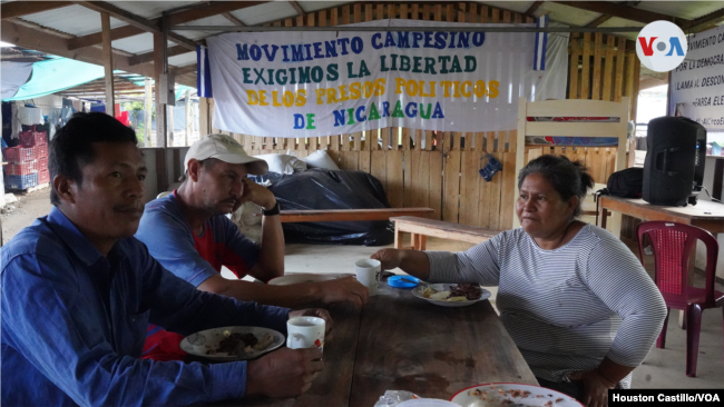 Un campamento de campesinos nicaragüenses en Costa Rica