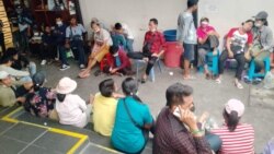 
မြန်မာအလုပ်သမားတွေ MoU ပါ အခွင့်အရေးရဖို့ ဘန်ကောက်သံရုံးကို တောင်းဆို .mp3