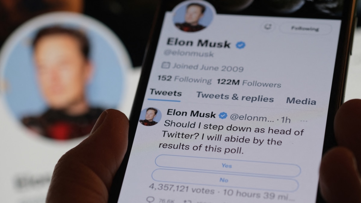 Twitter is just showing everyone all of Elon's tweets now / Is