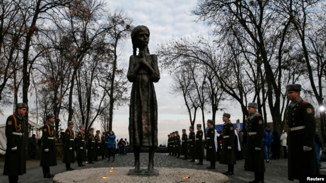 Траурная церемония в Киеве в память о жертвах Голодомора (архивное фото)
