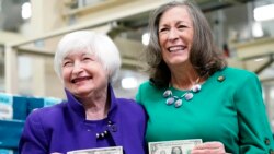 EE.UU: Por primera vez dos mujeres estampan su firma en billetes de $1 y $5.