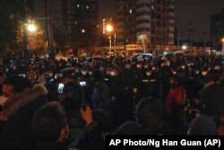 Demonstracije u Pekingu protiv strogih Covid mjera.