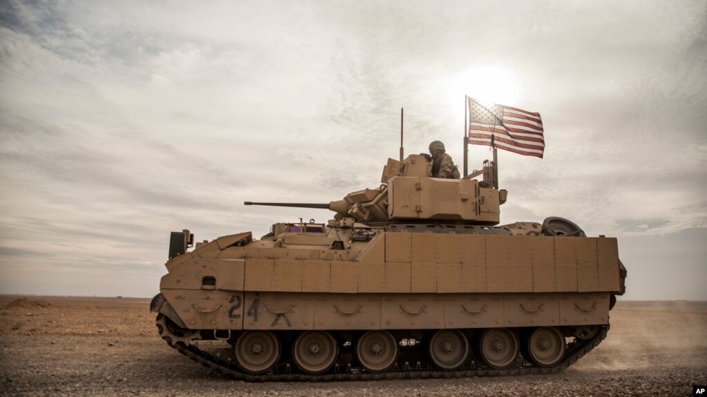 资料照片：美国布拉德利战车。(photo:VOA)