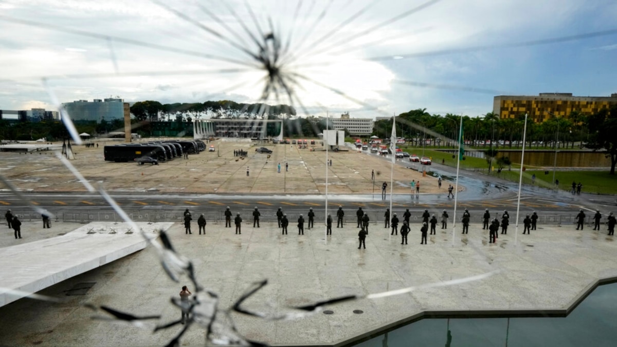 How Rioters in Brazil Helped Create Raze, the Dancing Salvadorian Duelist