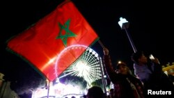 Dans toute l'Afrique, mais aussi en France (ici à Nice), le parcours des Marocains au Mondial soulève l'enthousiasme.