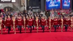 Հոլիվուդում տեղիէ ունեցել ամենամյա Սուրբ Ծննդյան շքերթ տոնահանդեսը 