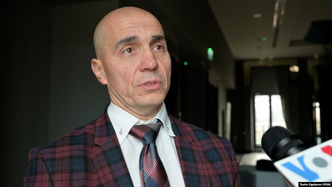 Ситуацијата, ако продолжи како што е сега, има шанси да ескалира и тоа значително, вели Методи Хаи Јанев, универзитетски професор за науки по безбедност