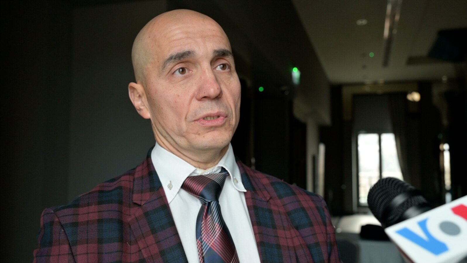 Ситуацијата, ако продолжи како што е сега, има шанси да ескалира и тоа значително, вели Методи Хаи Јанев, универзитетски професор за науки по безбедност