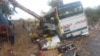 Une vue générale de la scène d'un accident de bus à Kaffrine, dans le centre du Sénégal, le 8 janvier 2023, où au moins 38 personnes sont mortes et des dizaines ont été blessées lors de la collision de deux bus. (Photo de Cheikh Dieng / AFP)