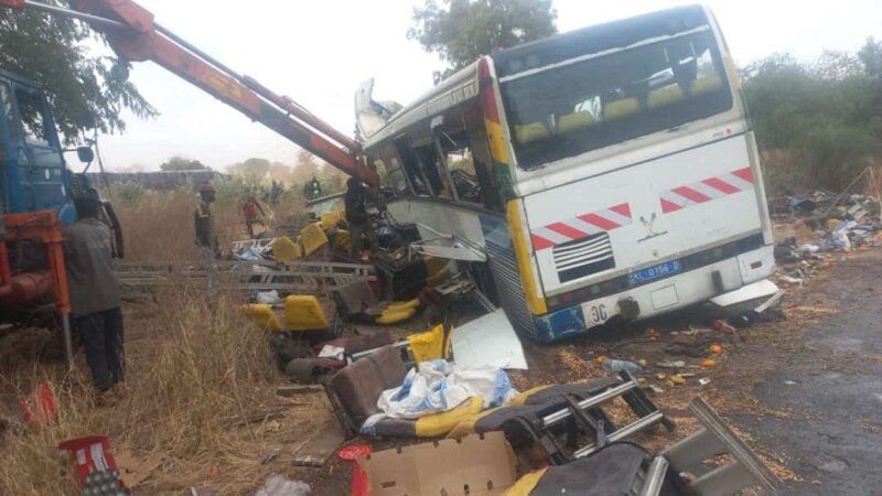 Collision entre 2 bus au Sénégal: au moins 40 morts, deuil national de 3 jours