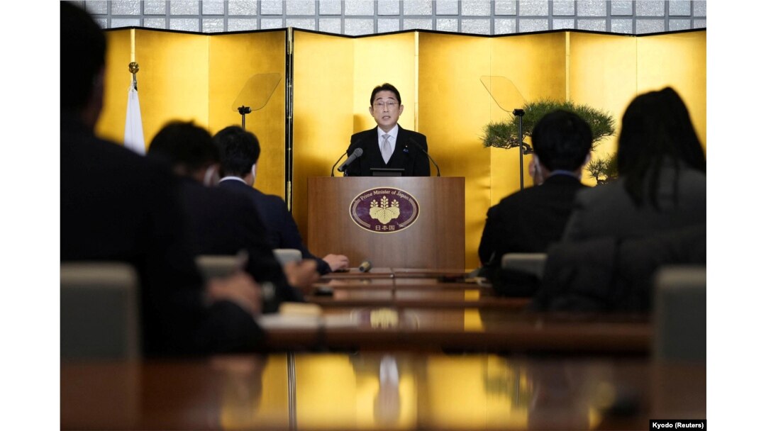 Perdana Menteri Jepang Fumio Kishida menghadiri konferensi pers Tahun Baru di Ise, Jepang tengah, 4 Januari 2023. (Kyodo via REUTERS)