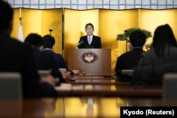 Perdana Menteri Jepang Fumio Kishida menghadiri konferensi pers Tahun Baru di Ise, Jepang tengah, 4 Januari 2023. (Kyodo via REUTERS)