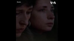 乌克兰人为巴赫穆特前线阵亡的一名军人举行葬礼