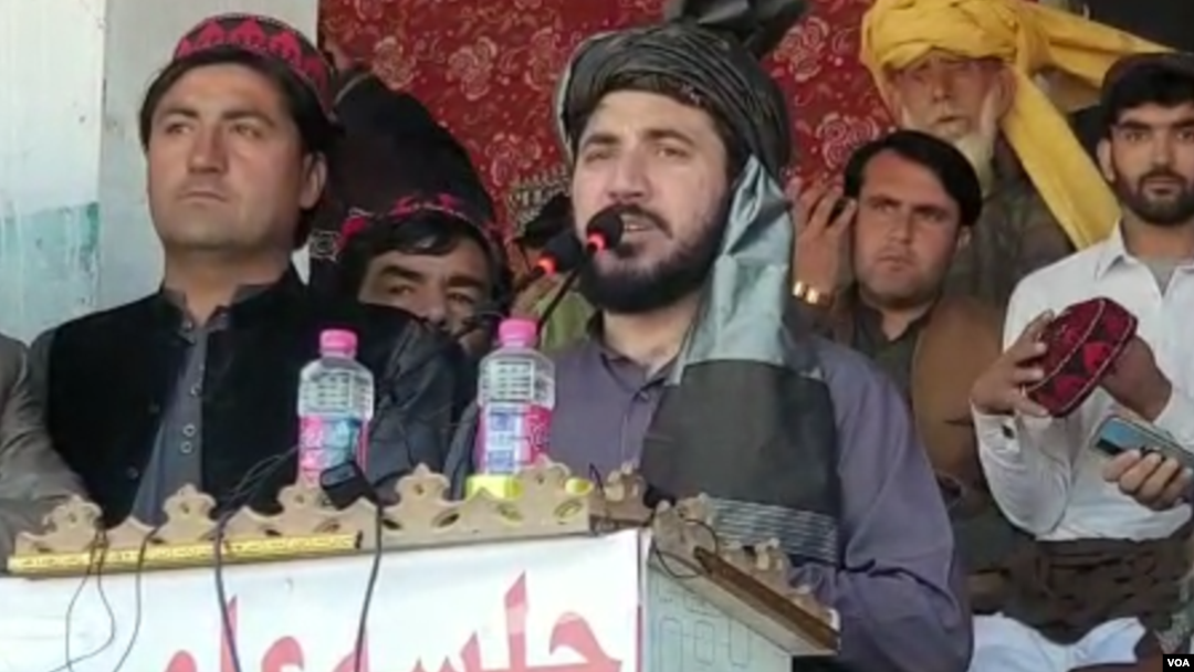 منظور پشتين په چمن کې غونډې ته وينا کوي