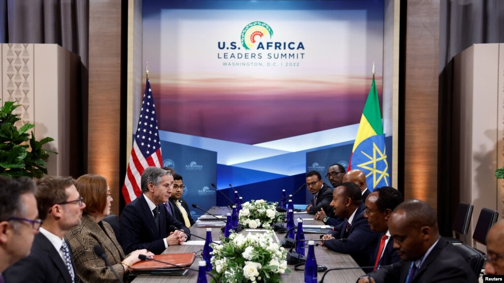 美国国务卿2022年12月13日与到访出席美非峰会的埃塞俄比亚总理一行会面。（路透社）(photo:VOA)