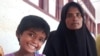 Pengungsi Rohingya Hatemon Nesa, 27, dan anaknya Umme Salima, 5, berada di Aceh pada 26 Desember 2022. Pihak berwenang mengevakuasi mereka setelah kapal yang mereka tumpangi mendarat di Aceh. (Foto: Courtesy)