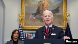 El presidente Joe Biden anuncia nuevas medidas de seguridad en la frontera México-EEUU, en la Casa Blanca, el 5 de enero de 2023.