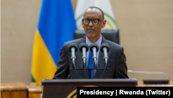 President PAul Kagame na lisikulu liboso lya Sénat ya Rwanda, Kigali, 9 janvier 2023. (Twitter/ Présidence Rwanda)