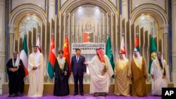 အာရပ်ပင်လယ်ကွေ့ခေါင်းဆောင်တွေနဲ့ တရုတ်သမ္မတရှီကျင့်ဖျင်တို့ ပင်လယ်ကွေ့ပူးပေါင်းဆောင်ရွက်မှုကော်မတီနဲ့တွေ့ဆုံပွဲ။ (ဒီဇင်ဘာ ၉ ၊၂၀၂၂) 