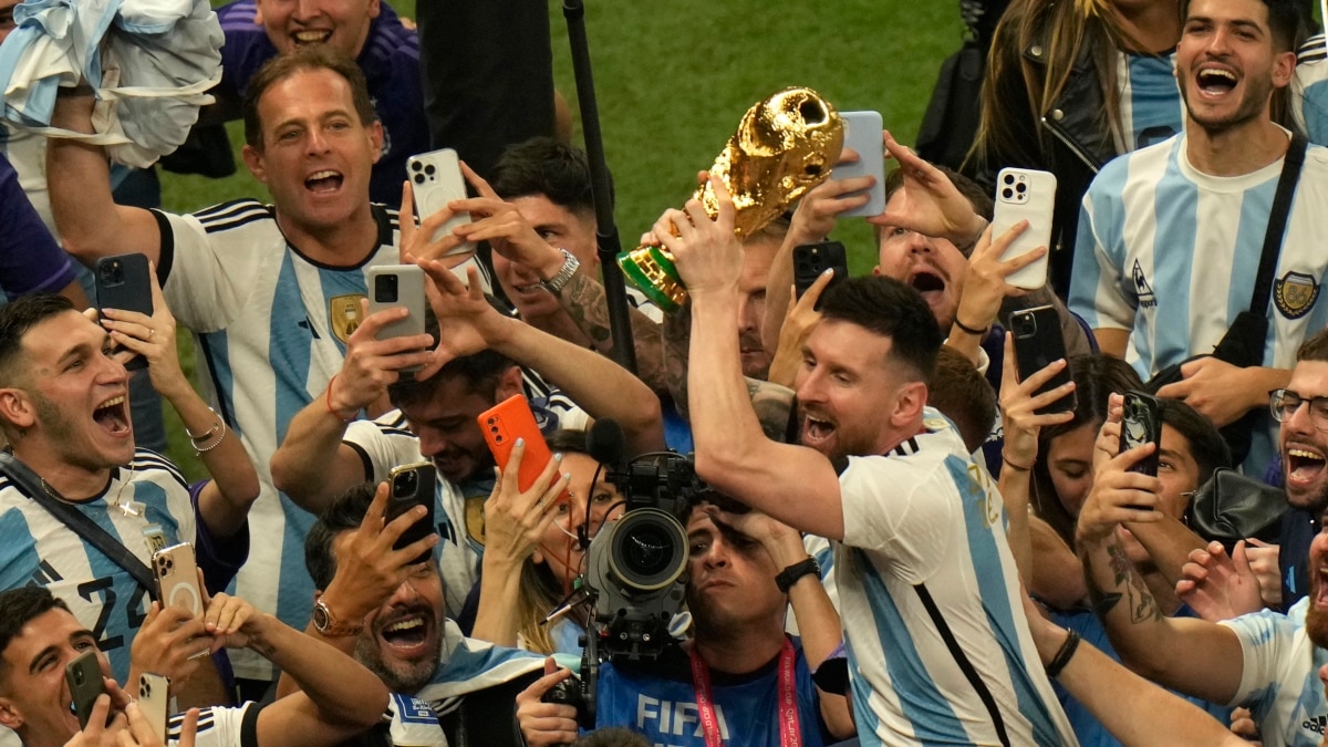 Lionel Messi's Instagram pic celebrating FIFA World Cup win surpasses 'The  Egg' to become most liked pic