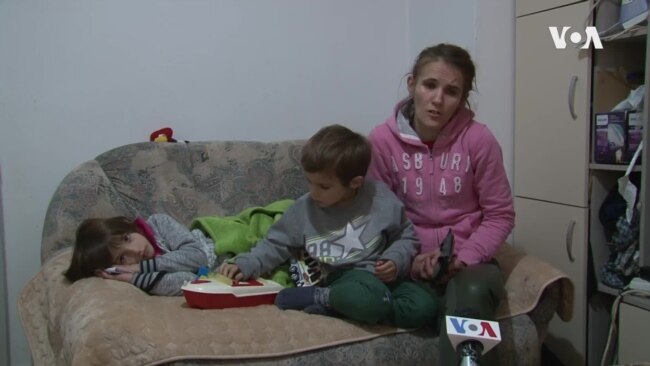 Самохрана мајка од Охрид на работ на егзистенција