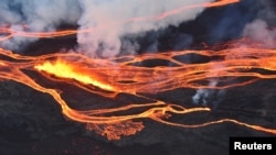 El volcán activo más grade del mundo, Mauna Loa, ubicado en Hawái, entró en erupción por primera vez en 38 años. [ARCHIVO]