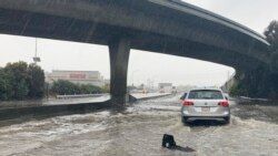 加州風暴洪水後居民得到疏散警告
